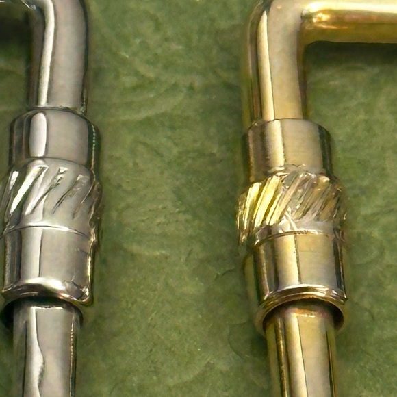 Vintage Gucci Pair Keychain Key Ring Charm Gold Chrome with a Gucci BOX!!! - Picture 12 of 15